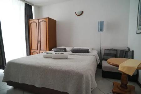 and Rooms Degra - 109