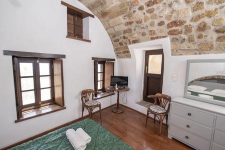Goulas Traditional Guesthouse - 19