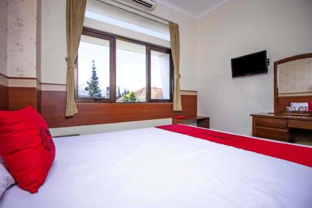 RedDoorz Plus @ Wastu Kencana - 5