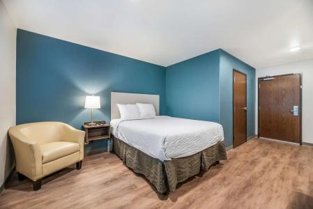 WoodSpring Suites Orlando Kissimmee Maingate - 20
