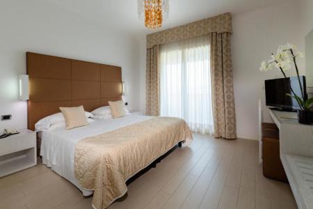 Continental Wellness & Spa - 32
