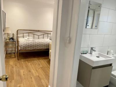 Brunswick Square & Spa - 123