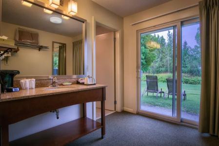 Sun & Ski Inn and Suites - 77