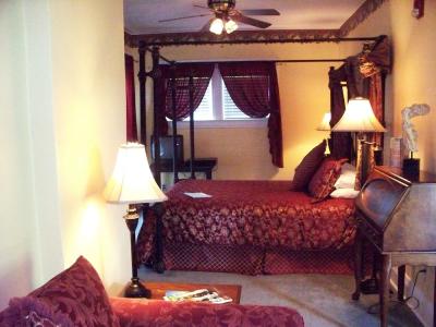 Inn at 835 Boutique - 110