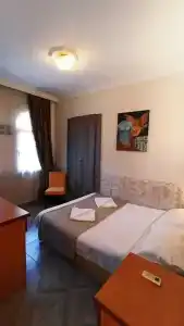 Ideal Pension - 47