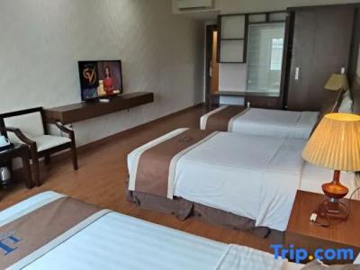 Halong Harbour - 17