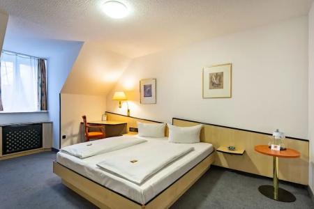 Best Western WaldEskeshof - 77