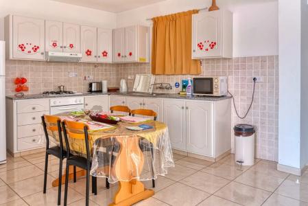 Apollonia Holiday - 87