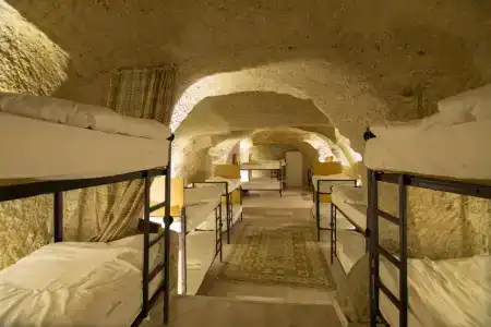 Kamelya Cave Hostel - 5