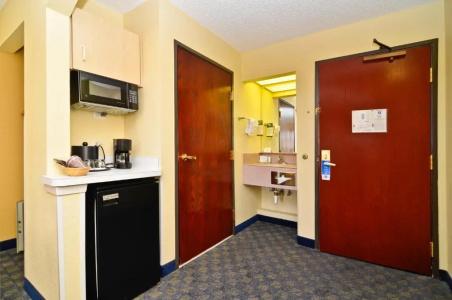 Quality Inn & Suites Dfw Airport South - 33
