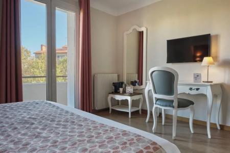 Hôtel Mondial - 56