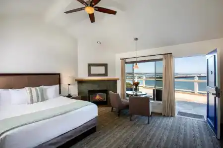 Sea & Sand Inn - 4