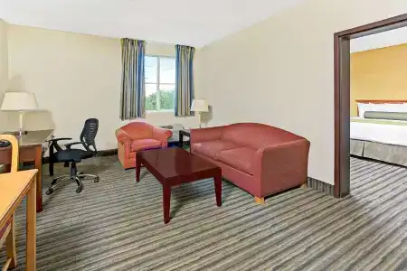 Baymont by Wyndham Miami Doral - 43