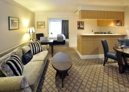 Stamford Plaza - 33