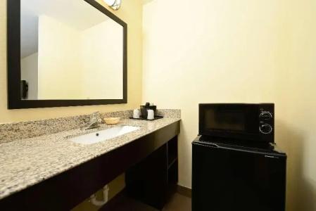 Americas Best Value Inn Interstate 210 - 5