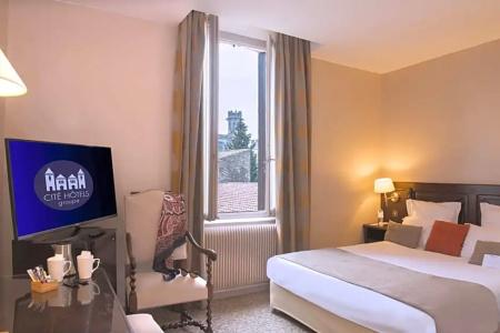 Best Western Plus Le Donjon - Cœur de La Cité Médiévale - 79