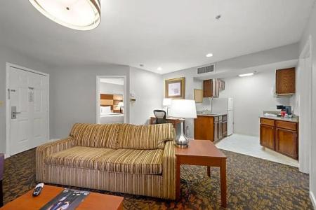 Quality Suites Atlanta Buckhead Village North - 41