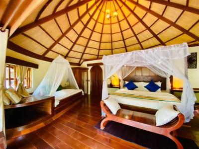 Royal Mayura Resort - 36