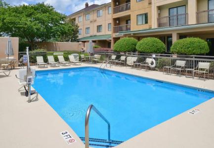 Courtyard by Marriott Northeast/Fort Jackson Area - 17