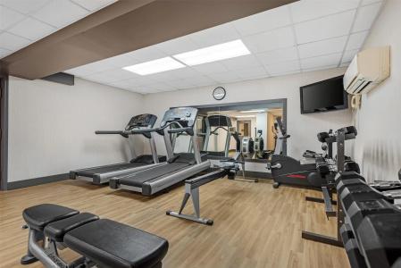 Best Western Plus Suites Downtown - 15