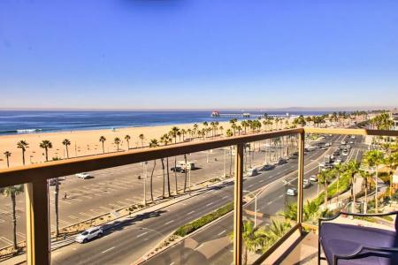 The Waterfront Beach Resort, A Hilton - 206