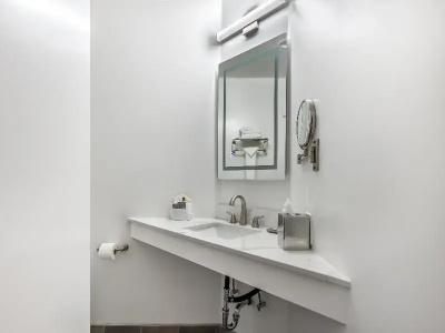 Best Western Plus - 111
