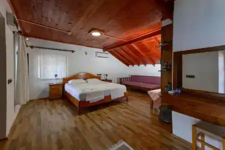 Ankh Pension - 40