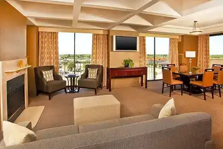Sheraton Phoenix Crescent - 55