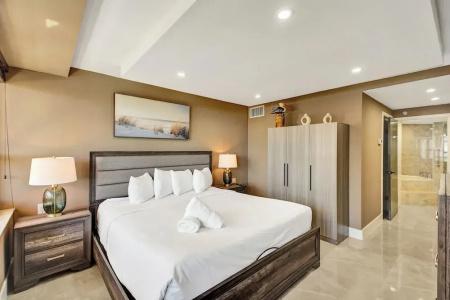 The Alexander All Suites - 391