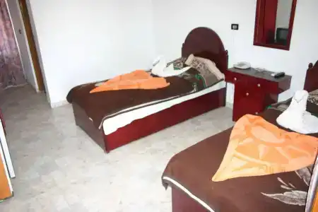 Yasmina - 10