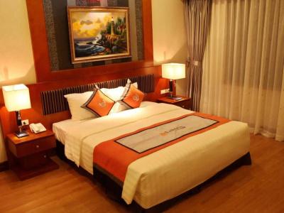 Hanoi Larosa - 1