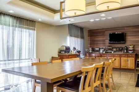 Comfort Inn & Suites near Kino Sports Complex - 19