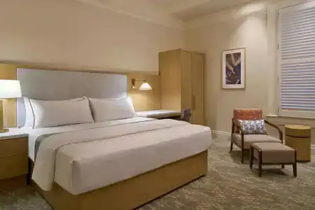 Moana Surfrider, A Westin Resort & Spa, Waikiki Beach - 3