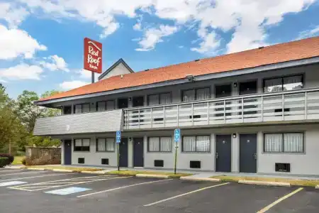 Red Roof Inn - 0