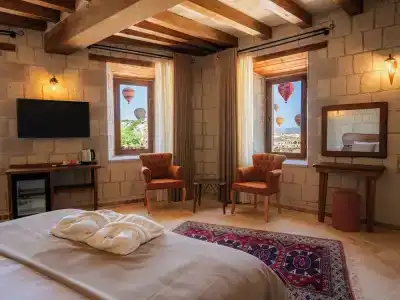 Tulip Cave Suites - 112