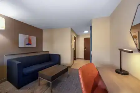 Med City & Suites - 36