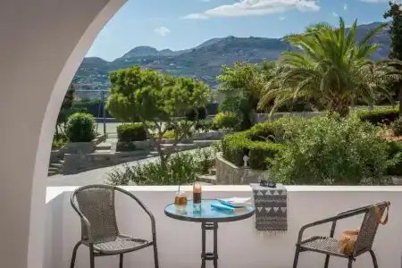 Peninsula Resort & Spa - 9