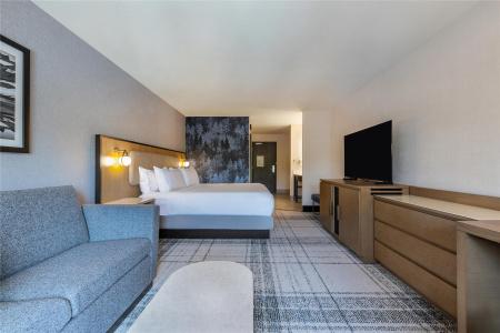 DoubleTree by Hilton - 44