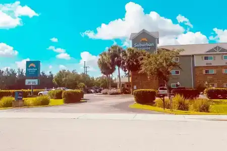 Suburban Studios Cape Coral - 9