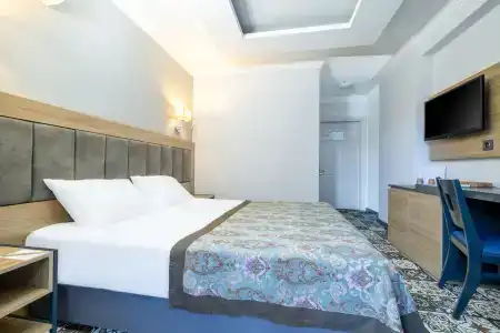 Crystal Aura Beach Resort & Spa  - 7