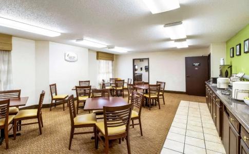Sleep Inn Airport - 26