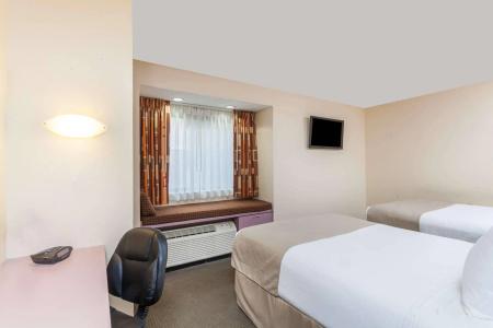 Microtel Inn by Wyndham - 5