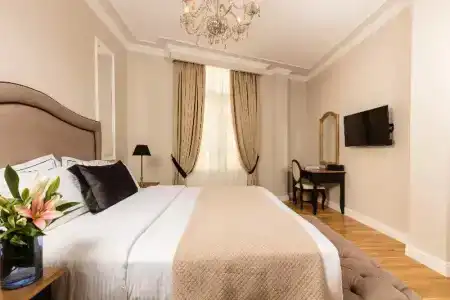 Athens Mansion Luxury Suites - 33