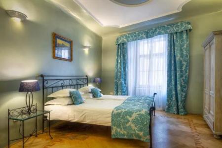 At the Black Star -Charming Romantic Suites and Apartments - 45