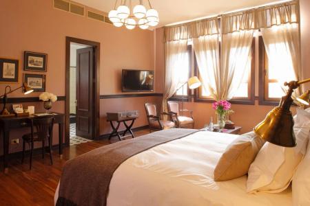 Boutique Castillo Rojo - 60