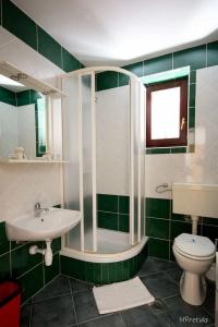 and Rooms Degra - 114