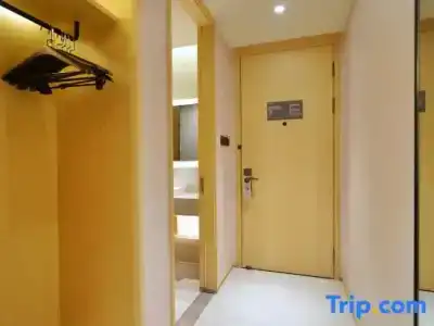 JI Shanghai Hongqiao National Convention and Exhibition Center Huaxiang Road - 36