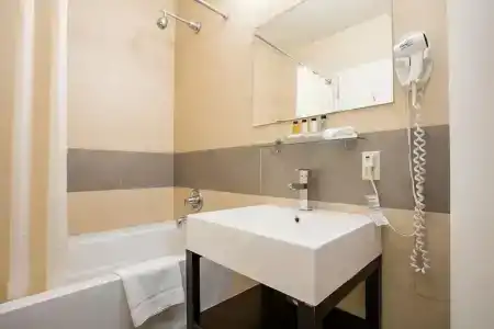 Pointe Plaza - 76