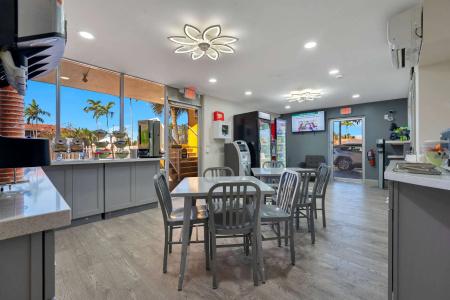 Quality Inn & Suites Airport - Cruise Port Hollywood - 23