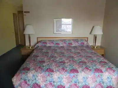 Homestyle Inn and Suites - 3